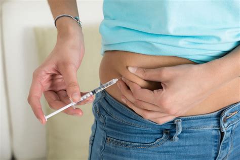 en  zonas del cuerpo se debe aplicar la inyeccion de insulina