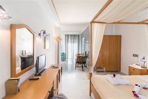 standard double antinea suites spa hotel kamari santorini greece