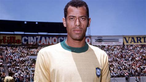 brazils  world cup captain ny cosmos legend carlos alberto dies