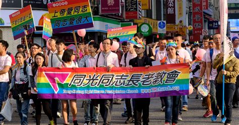 Asia S Biggest Gay Pride Parade Brings Tens Of Thousands To Taipei