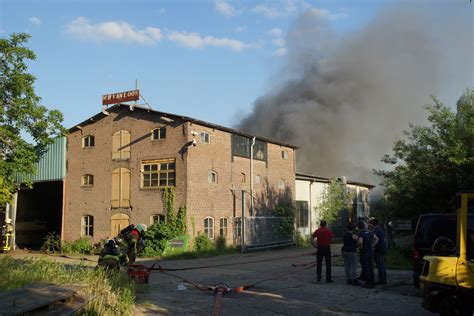 grote brand  loods  sprang capelle onder controle