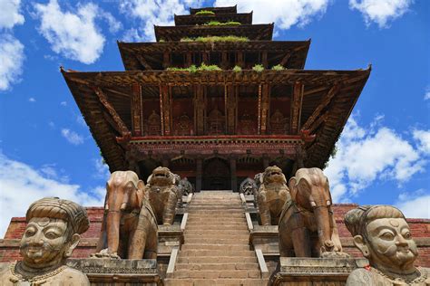 die top  der schoensten tempel  nepal urlaubstrackerde