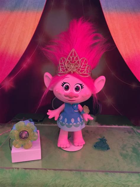 trolls hug time poppy new toys from toy fair 2016 popsugar moms photo 17