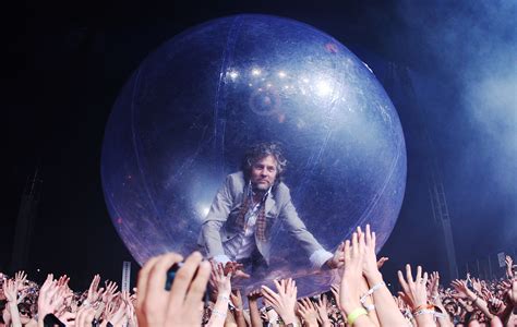 flaming lips planning concert  audience  giant bubbles