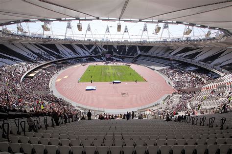 filelondon olympic stadium interior april jpg wikipedia