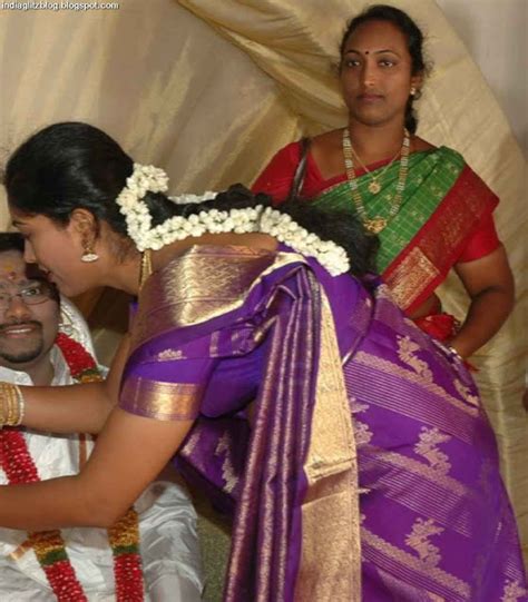 very hot side boob and cleavage at marriage house spicy pic