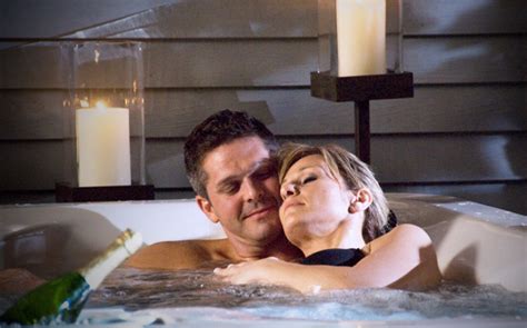 5 Sensual Steps To A Romantic Hot Tub Encounter Thermospas