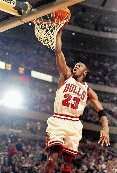 Review - 'Michael Jordan: The Life' by Roland Lazenby