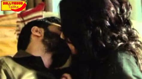 Badlapur Hot Kissing Scenes Varun Dhawan Yami Gautam Huma Qureshi