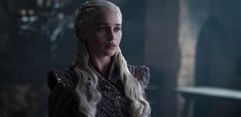 Emilia Clarke Defende Daenerys Após Final De Game Of Thrones Eu