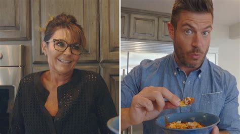watch daily mail tv host jesse palmer try moose chili