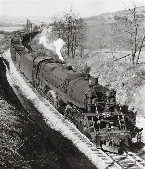 pwv     coal train  tow rounding  bend  rook pa