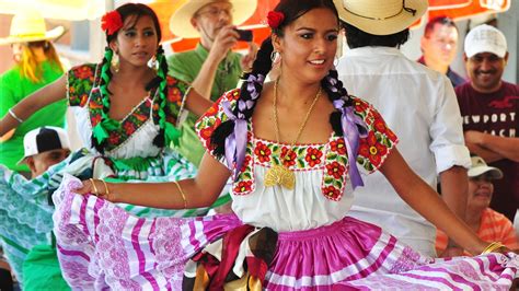 Las Faldas De Colores De Pinotepa Nacional Oaxaca