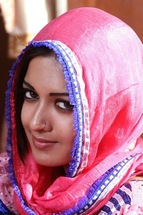 catherine tresa high resolution pictures high resolution pictures