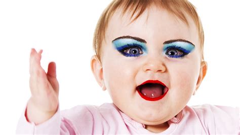 rich  horrifying world  toddler makeup tutorials