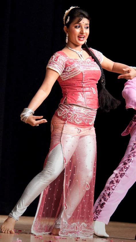 Meera Jasmine Unseen Dancing Hot Stills ~ Urs Sridharkatta09