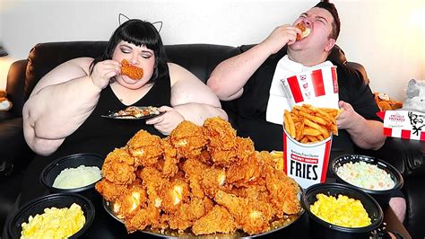 100 Kfc Kentucky Fried Chickens With Hungry Fat Chick • Mukbang Youtube