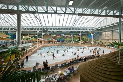 sanduskys kalahari resort states largest hotel  water park