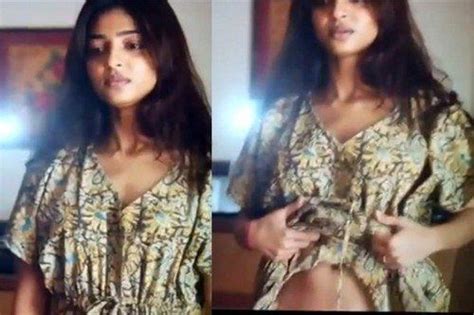radhika apte s second mms real video leaked on internet and sharing apps like whatsapp