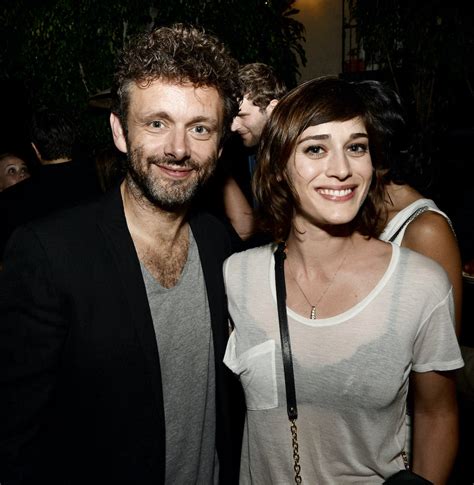are michael sheen and lizzy caplan dating in real life they re pretty