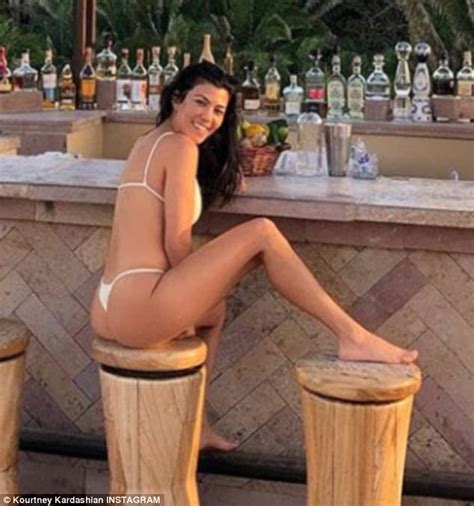 kourtney kardashian bares backside in mexico vacation daily mail online