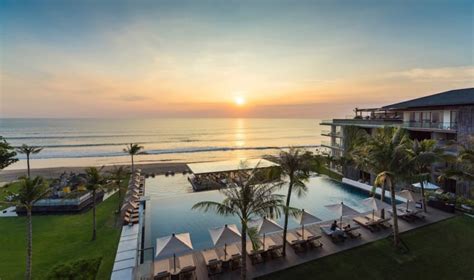 here s why we love alila seminyak a beachfront in resort