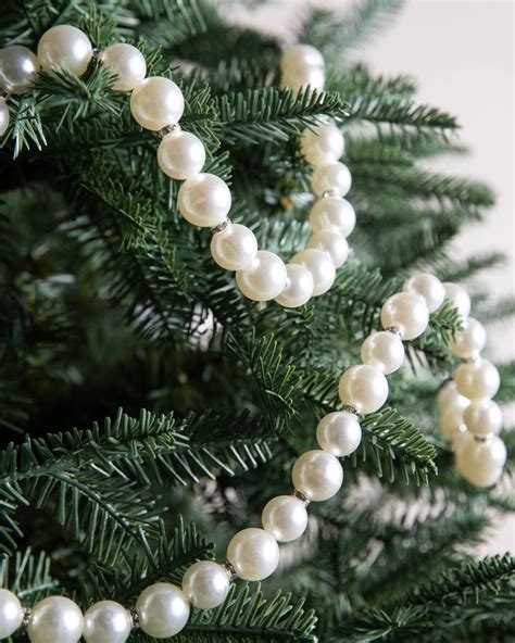 put beads   christmas tree