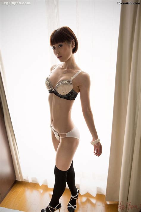 Legs Japan Av Idol Mizuki In Sexy High Heels And Stockings