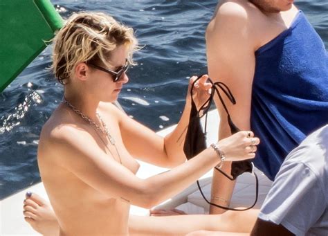 Kristen Stewart Nude At The Amalfi Coast 14 Pics The Fappening