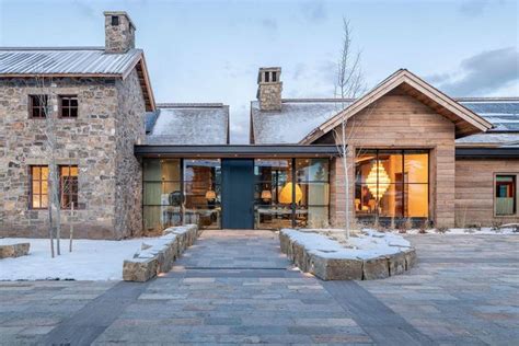 modern ski house in montana provides a fabulous winter getaway ski