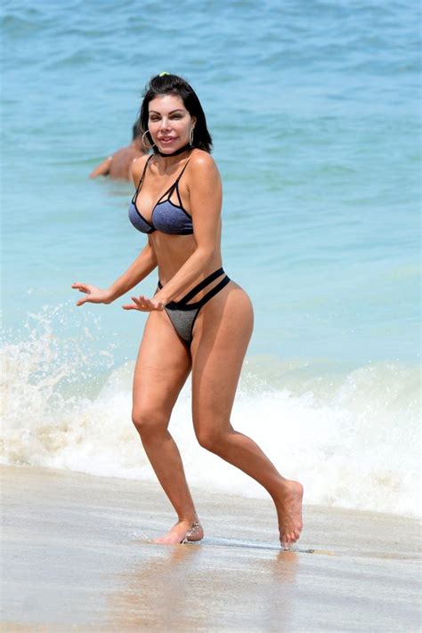 Liziane Gutierrez Nude Boob Slipped On The Beach Scandal