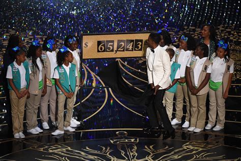 girl scouts sold so many cookies 9 moments from the oscars that everyone is talking about
