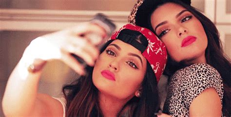 21 ways you know someone is your best friend teen vogue