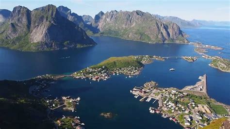 epic view  top  reinebringen  lofoten islands youtube