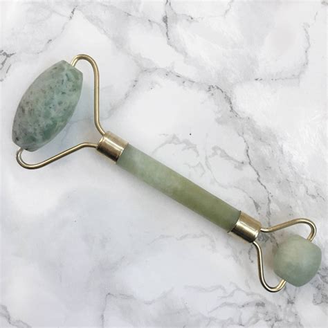 jade roller le fab chic