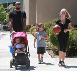 marriage boot camp saved kendra wilkinson and hank baskett s relationship daily mail online