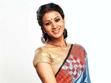 Tv Actress Barkha Bisht Plays Gangster With Oomph