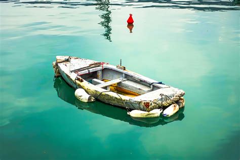 floating boat juzaphoto