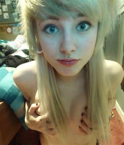 topless selfies amateur emo girlfriend pics