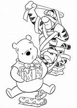 Disney Winnie Coloriage Colorir Tigrou Weihnachten Tigger Ausmalbilder Cadeaux Imprimir Imprimer Emballent Freunden Ursinho Puh Colorier Oso Weihnachtsmalvorlagen Scribblefun Imanenes sketch template