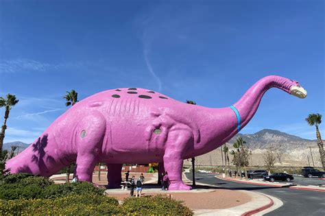 worlds largest dinosaur statues  palm springs california