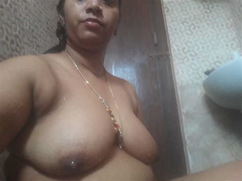 Indian Mature Wife Showing Her Big Hanging Tits 9 Pics