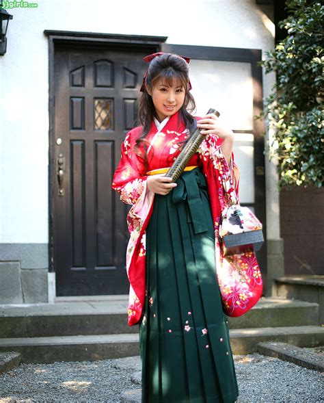 69dv Japanese Jav Idol Kimono Momoko 着物メイク・ももこ Pics 1