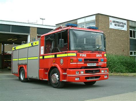 fire engines  pumping appliance prfw
