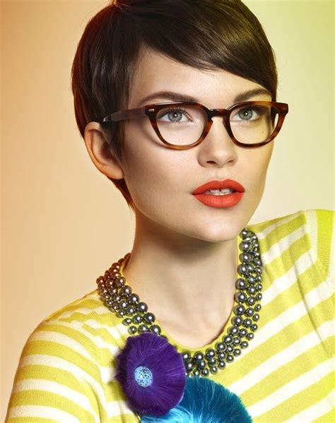 2019 Popular Short Haircuts With Glasses