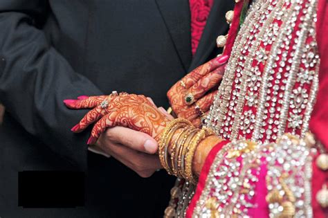 pictures wedding couple hands