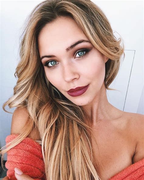 sandra kubicka image