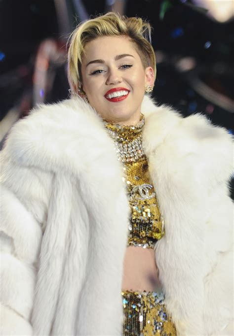Miley Cyrus Performs At Dick Clark’s New Year’s Rockin’ Eve With Ryan