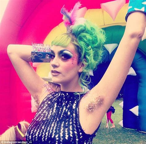 sophie hannah richardson s glitter armpit instagram video daily mail