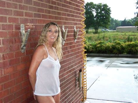nude wife traveling gal at the car wash nude in public photos at voyeurweb